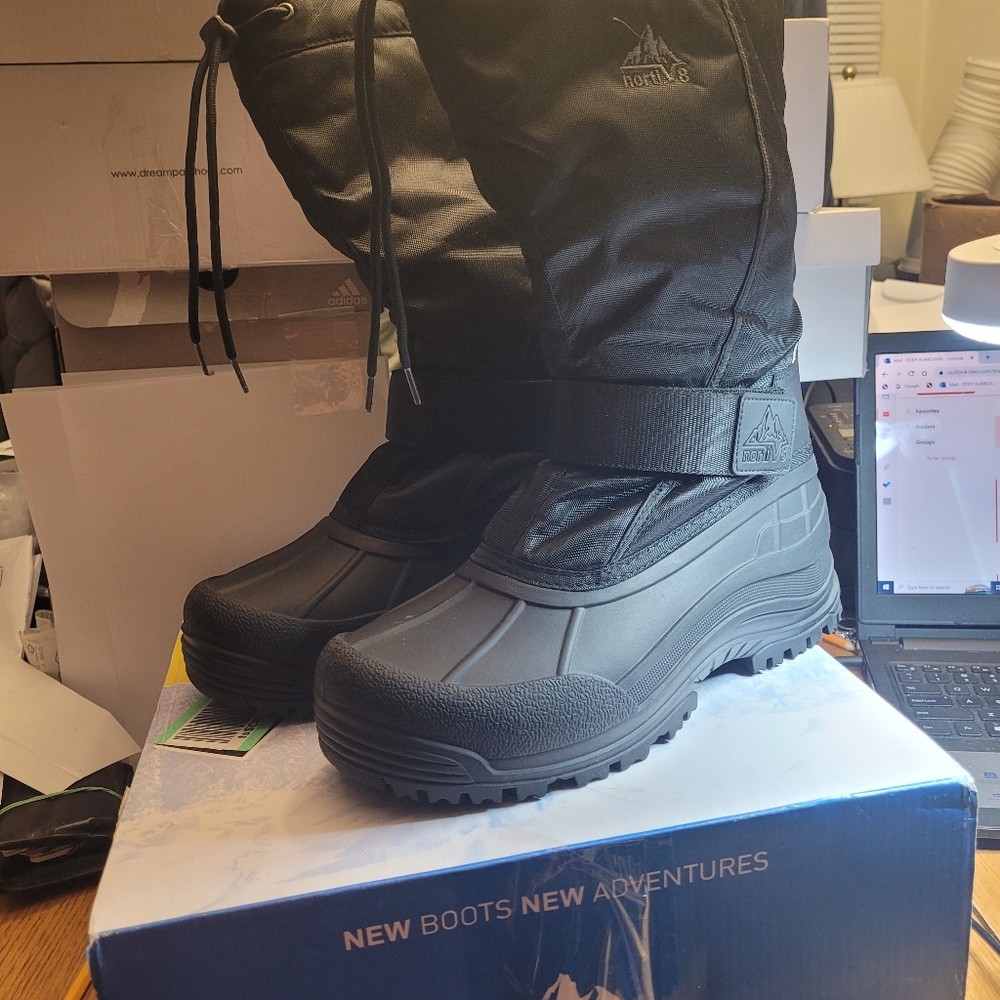 Man's hiking snow boots
